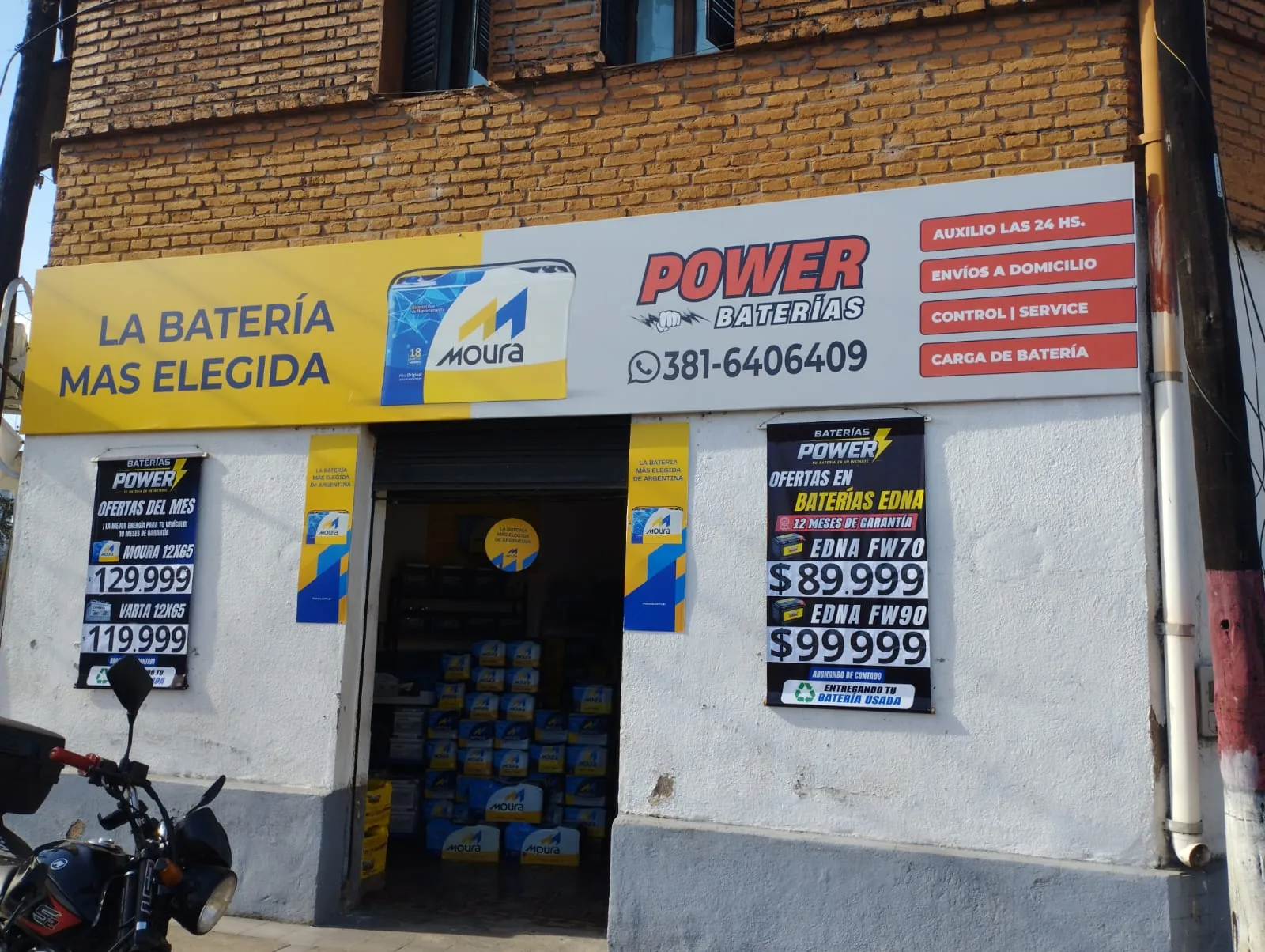 Fachada del local de Baterías Power en San Miguel de Tucumán